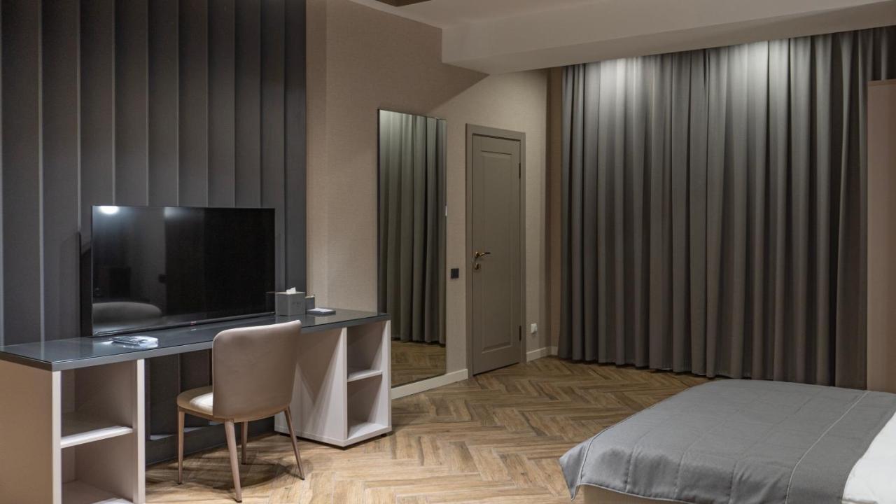Five Hotel Bishkek Bagian luar foto