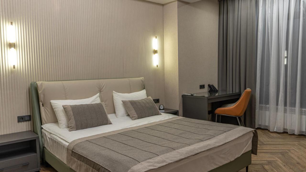Five Hotel Bishkek Bagian luar foto