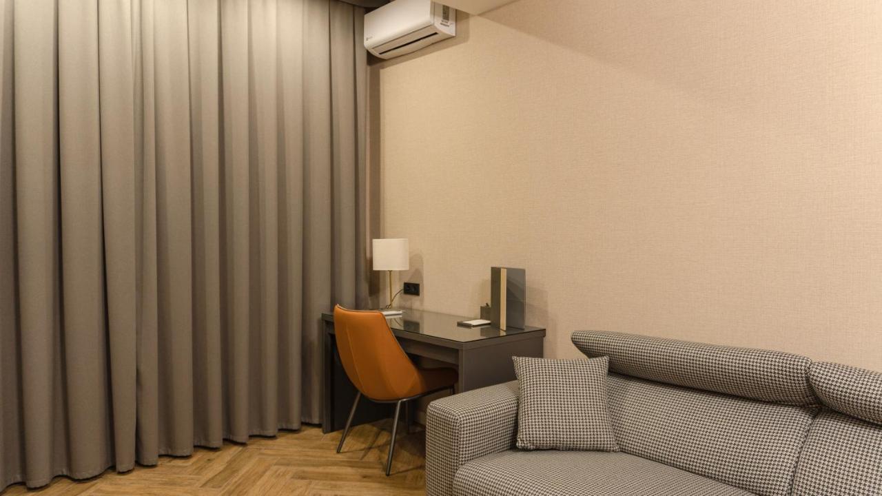 Five Hotel Bishkek Bagian luar foto