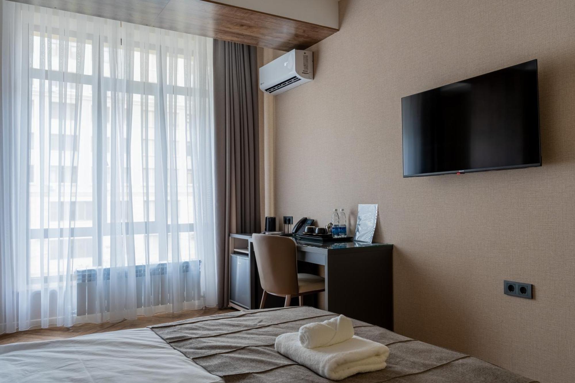Five Hotel Bishkek Bagian luar foto