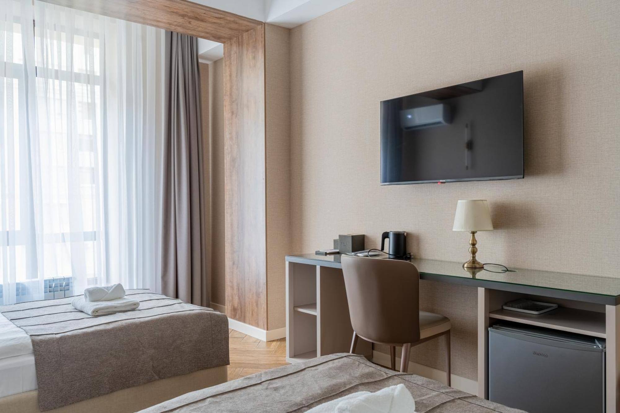 Five Hotel Bishkek Bagian luar foto