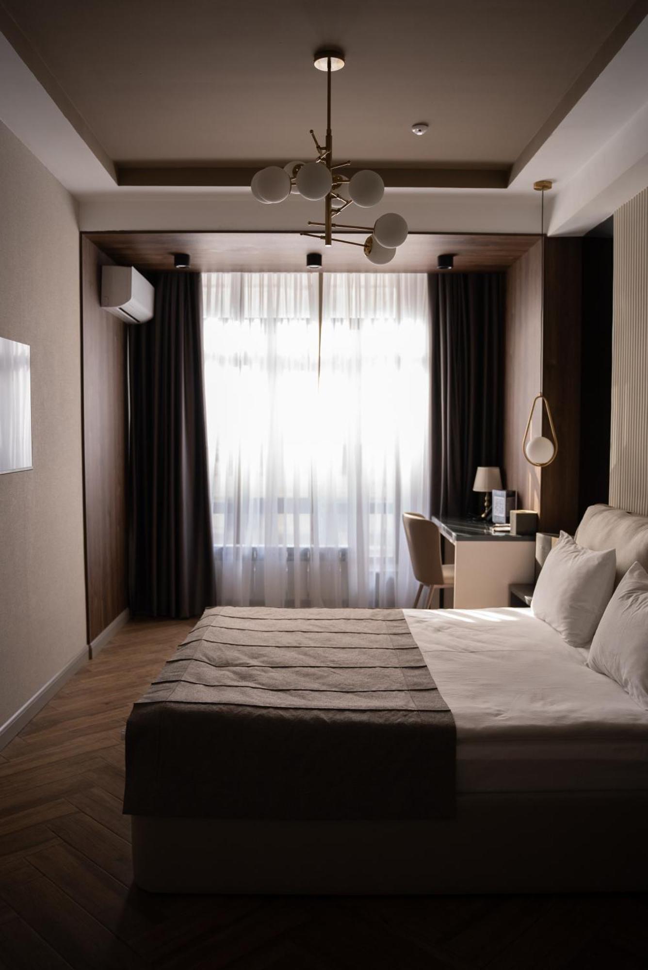 Five Hotel Bishkek Bagian luar foto