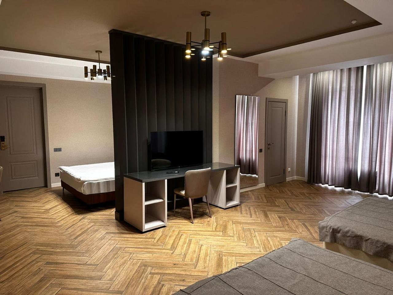 Five Hotel Bishkek Bagian luar foto