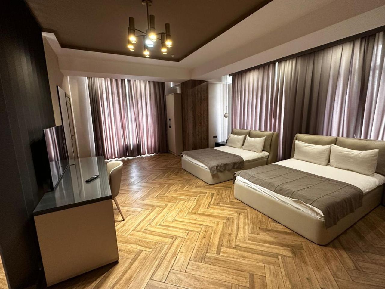 Five Hotel Bishkek Bagian luar foto